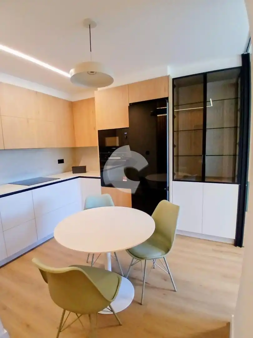 Apartament amb piscina de lloguer a Os Mallos