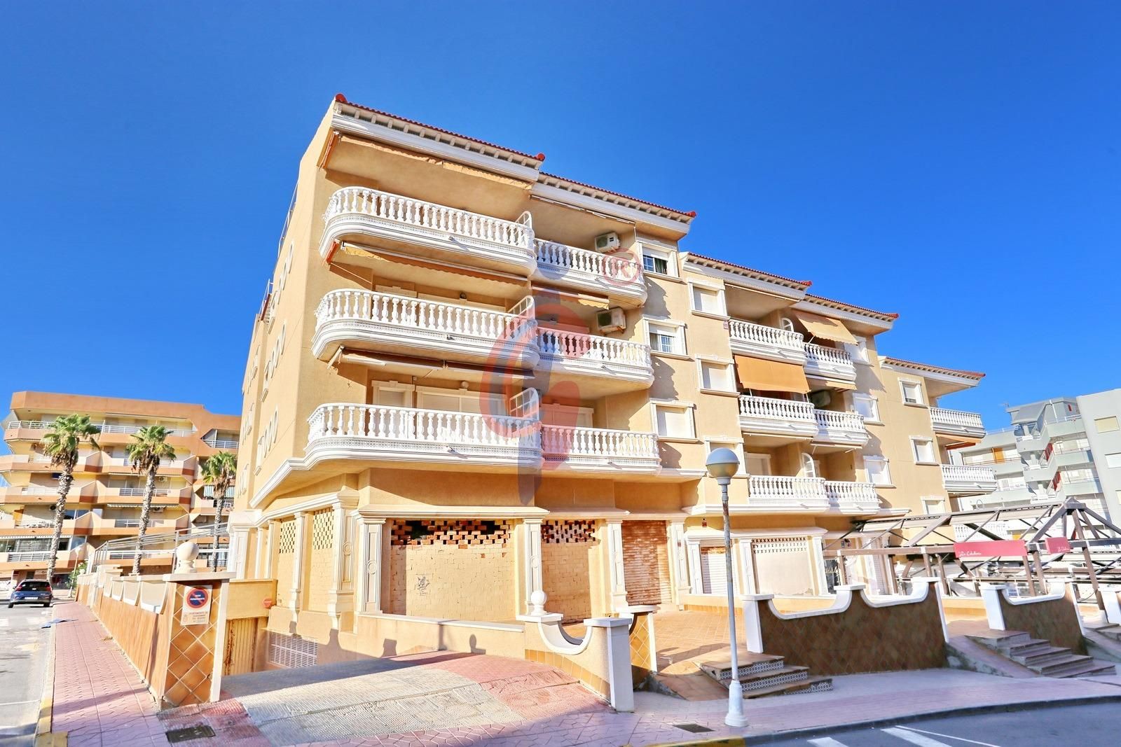 Exterior view of Apartment for sale in Guardamar del Segura  with Air Conditioner, Terrace and Balcony