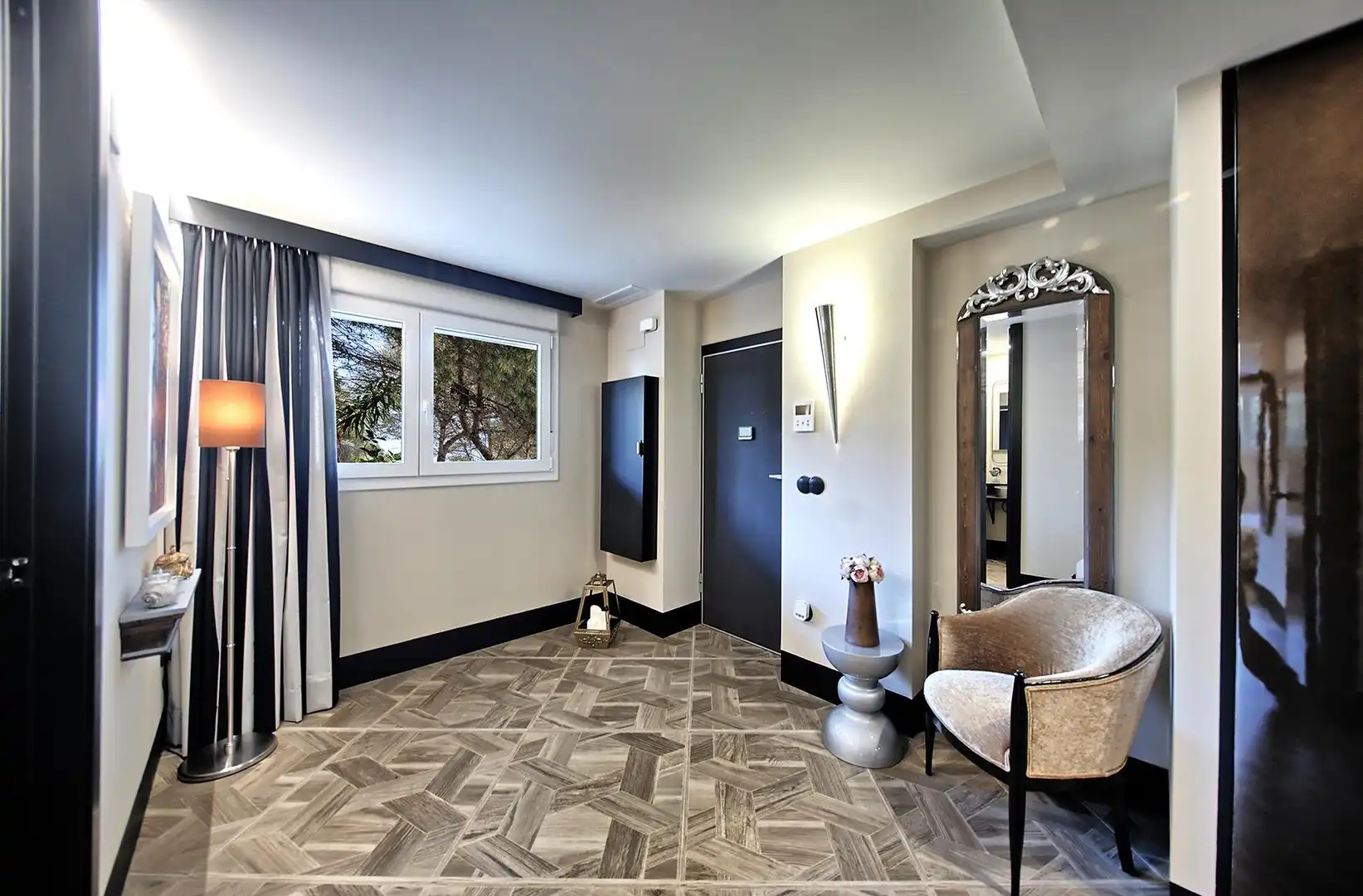 Ground floor for sale in Valencia  with Air Conditioner, Heating and Alarm