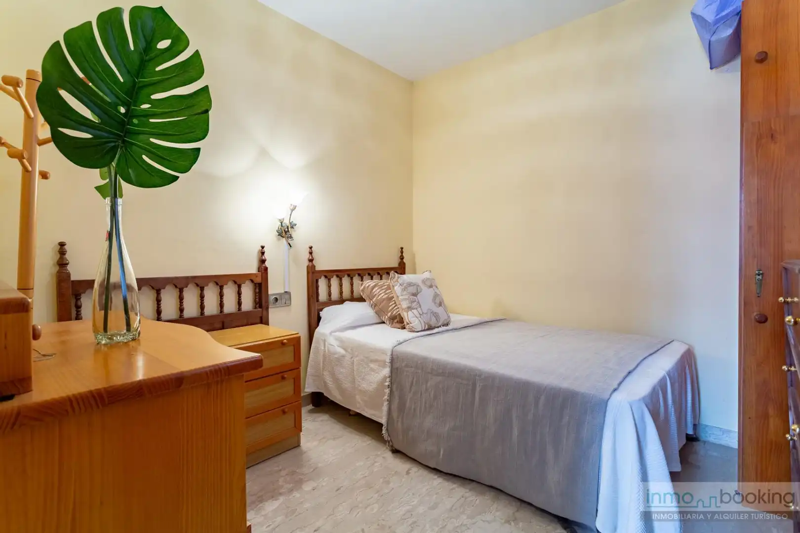 Bedroom of Apartments for sale in Platja de Ponent