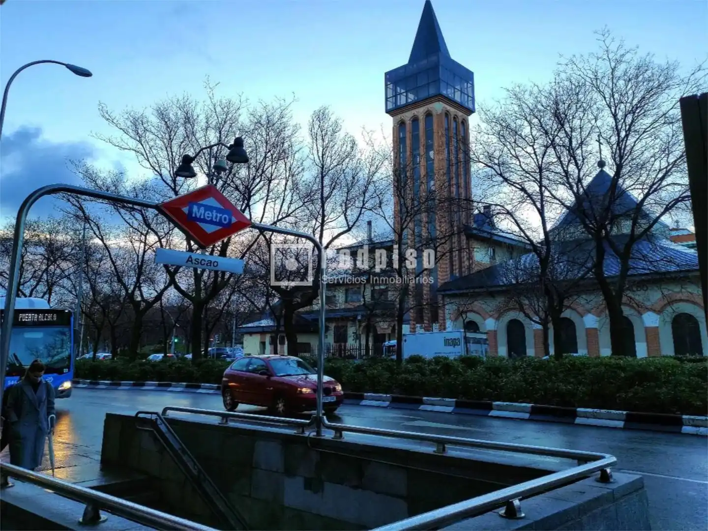 Exterior view of Garage for sale in Madrid