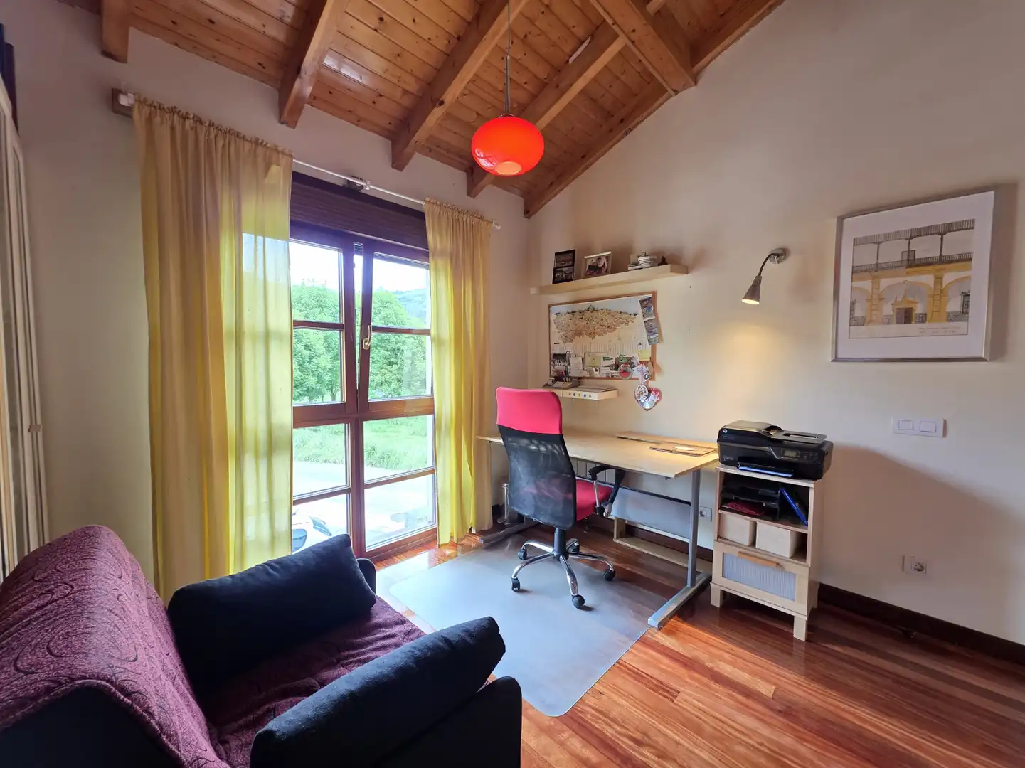 Wohnzimmer von Haus oder Chalet zum Verkauf in Sariego mit Heizung, Parkett und Terrasse