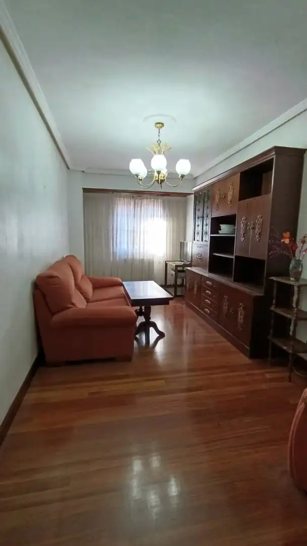 Sala de estar de Piso en venta en Bilbao  con Calefacción, Parquet y Amueblado