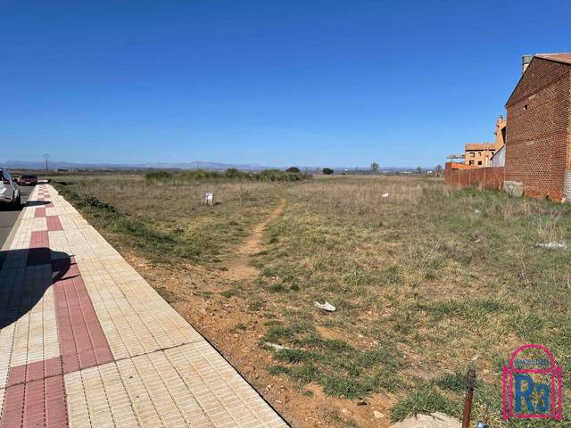 Terreno residencial en Venta en Avenida de Javier pascual en Valverde de la Virgen