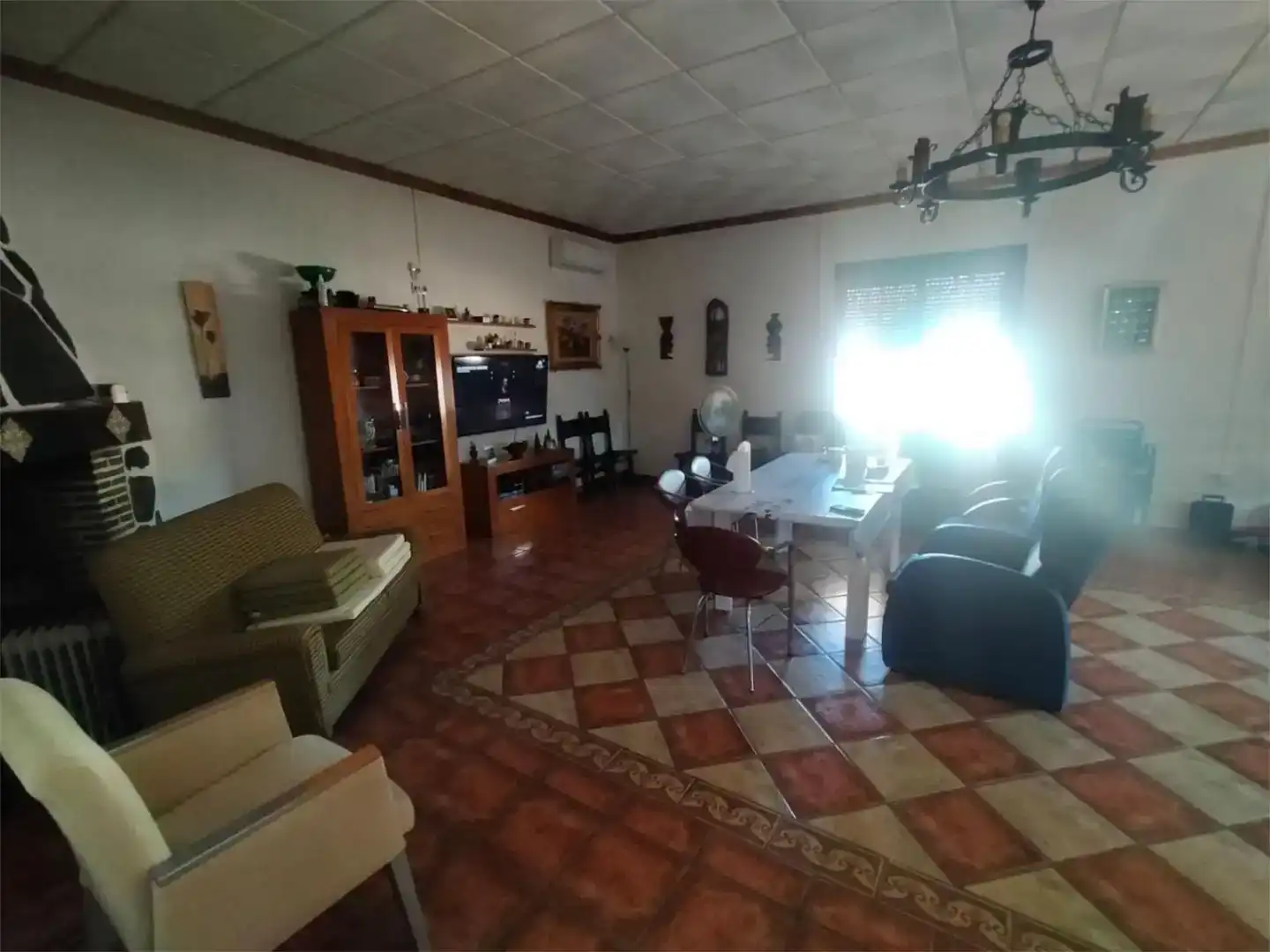 Sala d'estar de Finca rústica en venda en Marmolejo amb Aire condicionat i Piscina