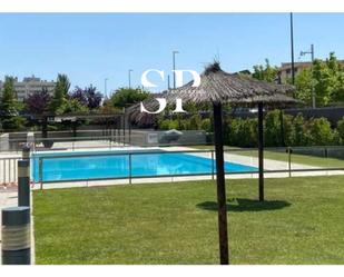 Swimming pool of Flat to rent in  Barcelona Capital  with Air Conditioner, Heating and Private garden