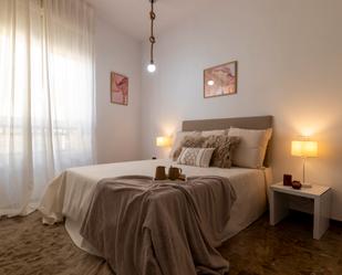 Bedroom of Flat for sale in  Sevilla Capital  with Balcony