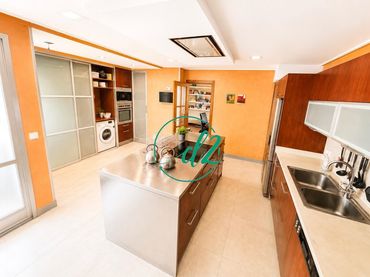 Appartamento con balcone in vendita a Centro