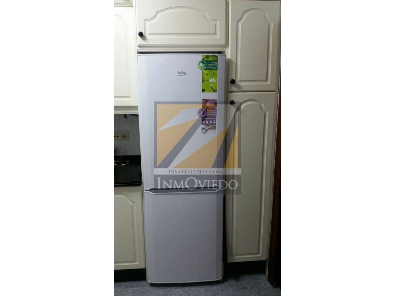 Vista exterior de Pis en venda en Oviedo  amb Calefacció i Parquet