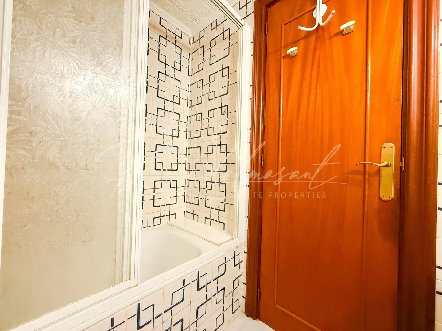 Bathroom of Flat for sale in Centre
