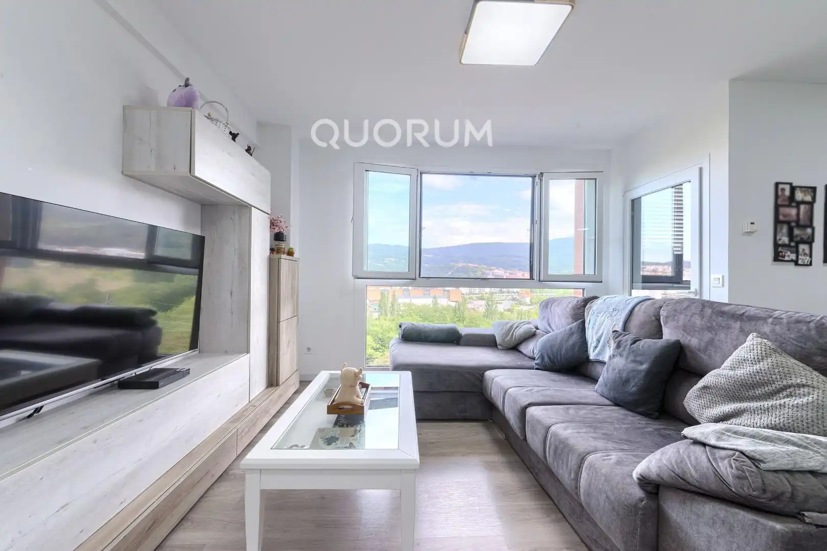 Sala de estar de Piso en venta en Basauri  con Calefacción y Amueblado