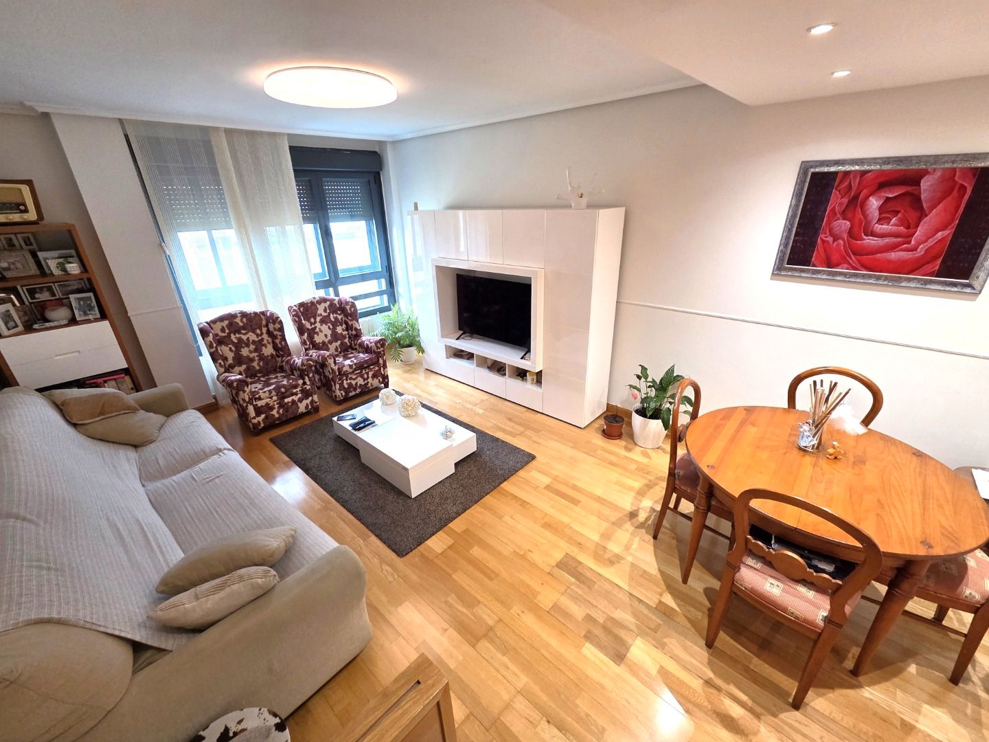 Sala d'estar de Pis en venda en Burgos Capital amb Calefacció i Traster