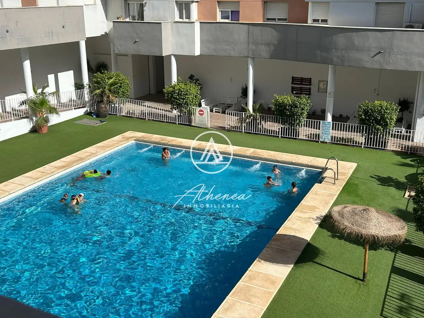 Piscina de Pis en venda en Vícar amb Aire condicionat, Calefacció i Terrassa