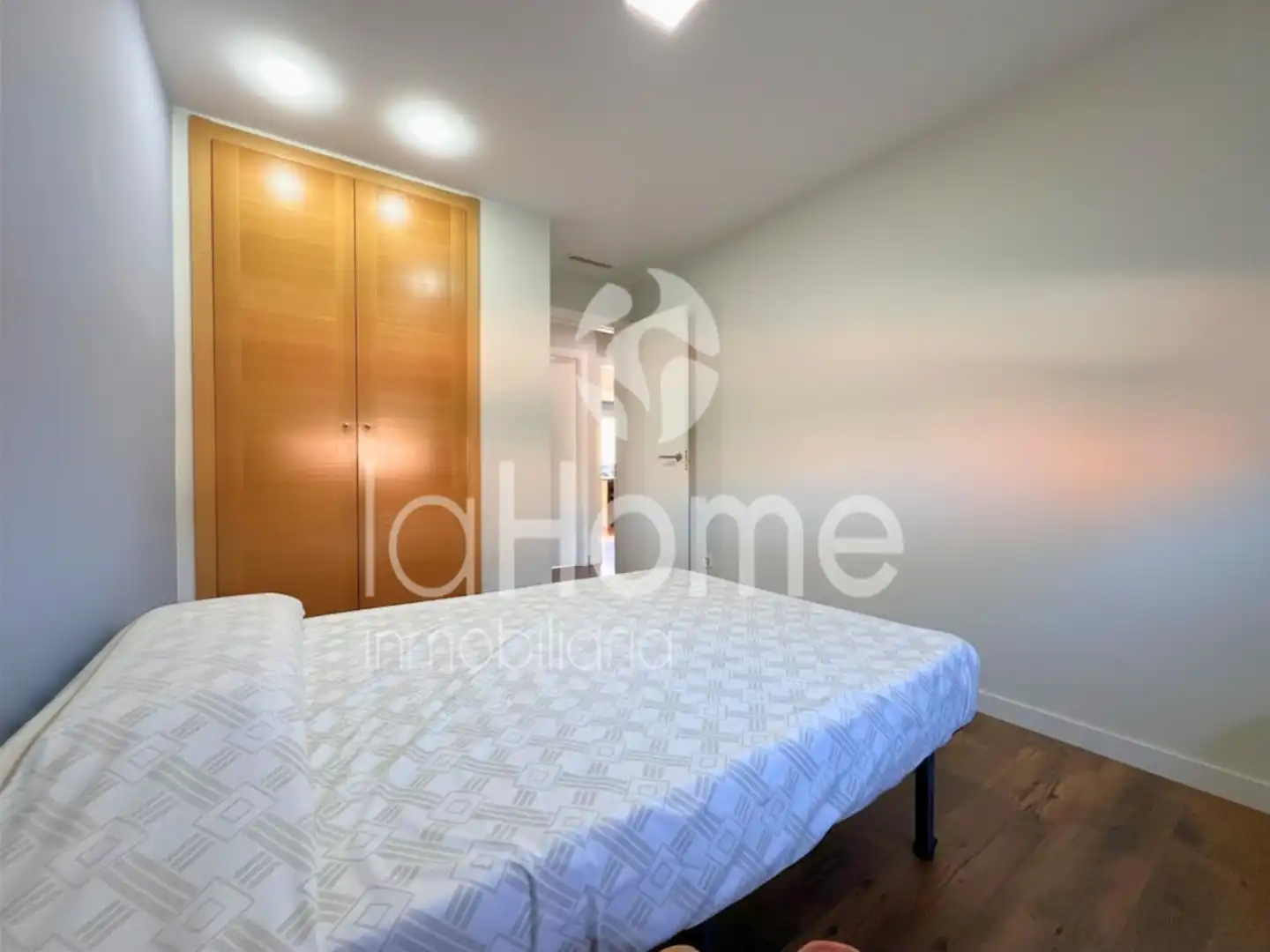 Bedroom of Houses for sale in La Pobla de Vallbona  with Air Conditioner, Parquet flooring and Terrace