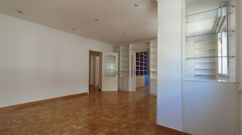 Foto 5 de Piso de alquiler en Los Peñascales, Fuente del Berro, Madrid Capital