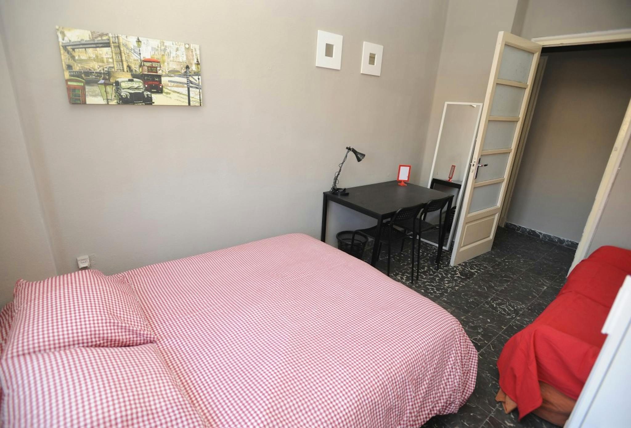 Dormitori de Pis per a compartir en  Valencia Capital amb Rentadora, Balcó i Internet