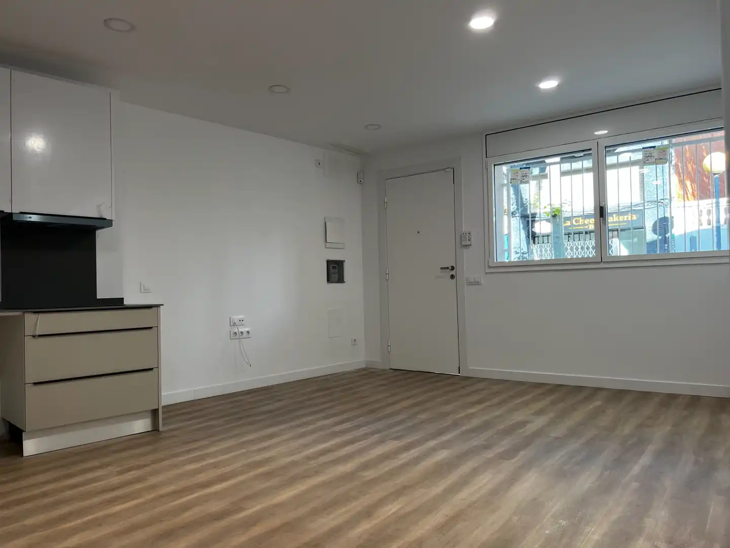 Ground floor for sale in Badalona  with Parquet flooring, Oven and Alarm