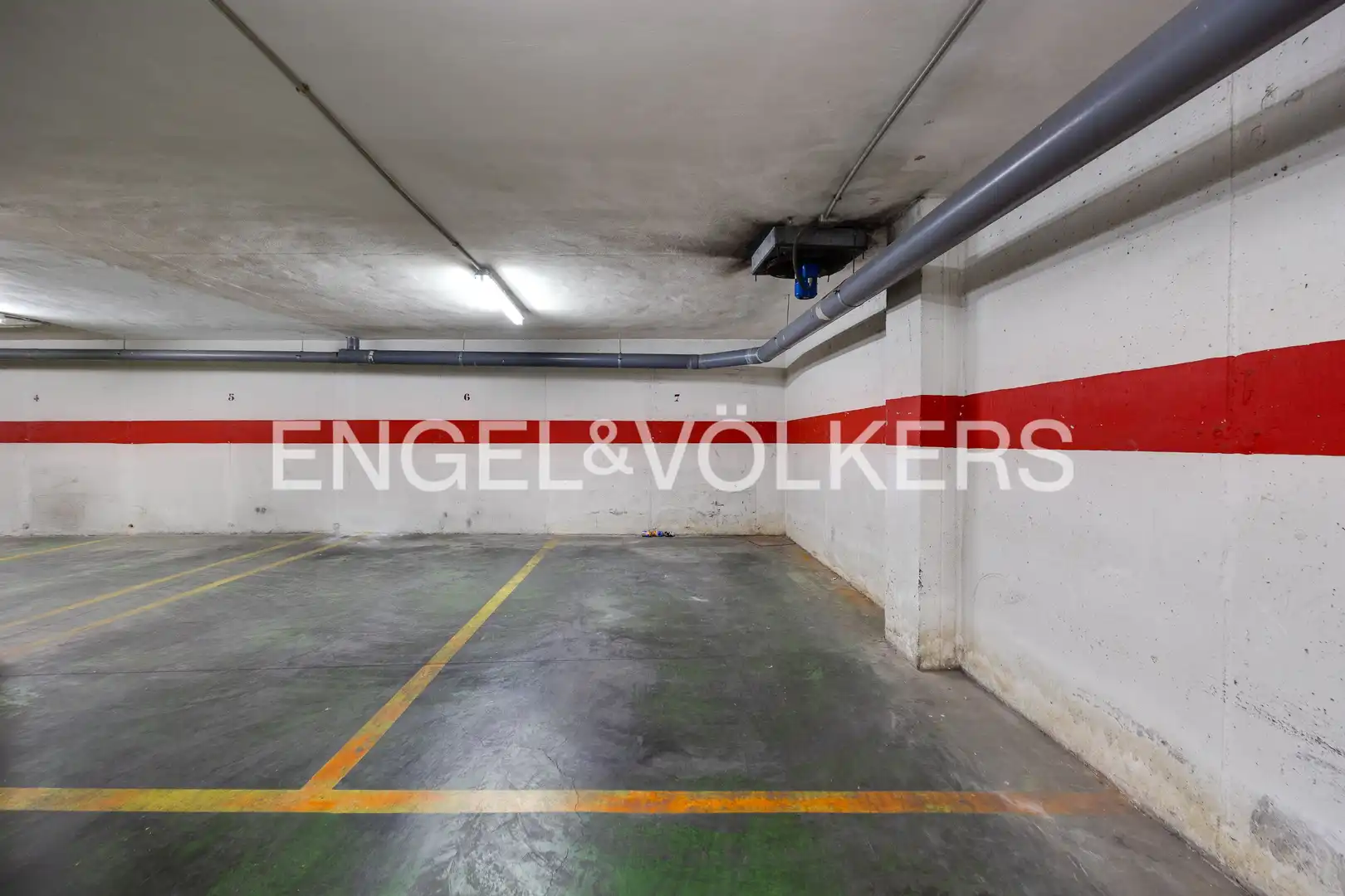 Parkplatz von Wohnung zum Verkauf in Torrevieja mit Klimaanlage, Heizung und Terrasse