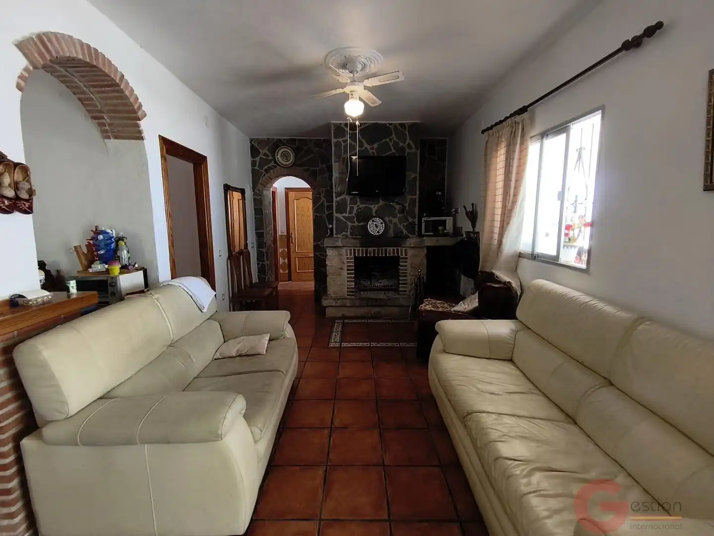 Sala d'estar de Finca rústica en venda en Motril amb Terrassa i Piscina