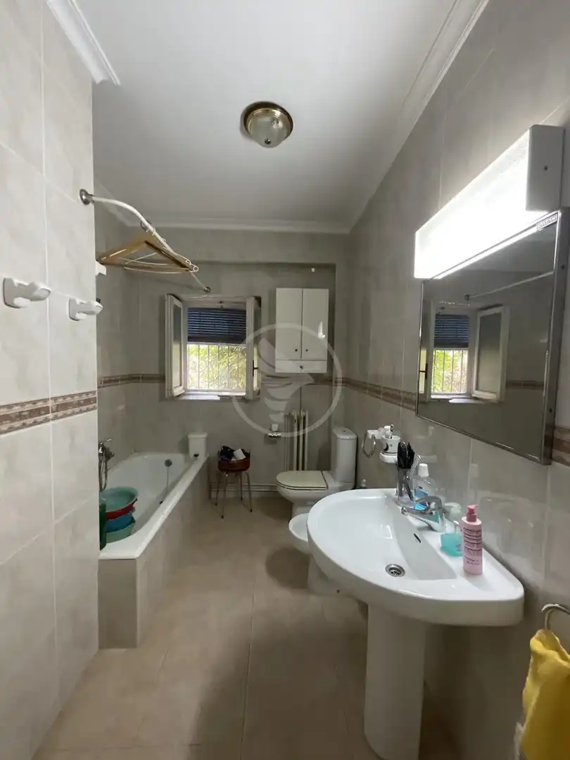 Bathroom of Ground floor for sale in Linares  with Furnished