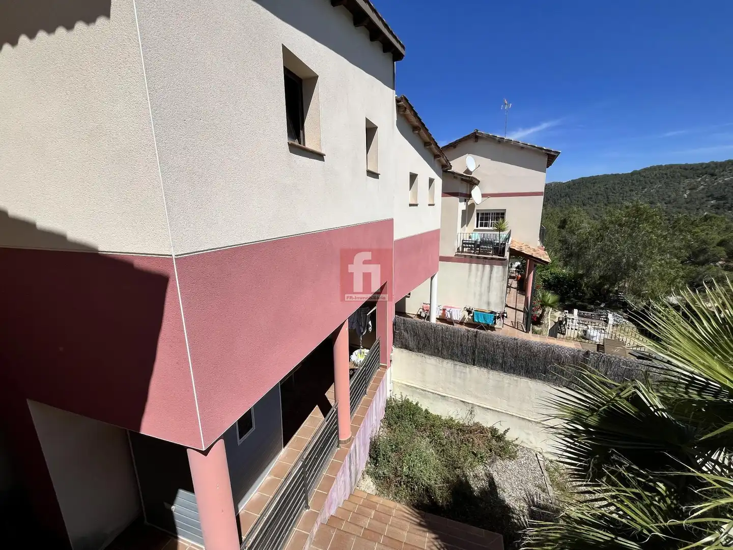 Außenansicht von Haus oder Chalet zum Verkauf in Olivella mit Terrasse, Abstellraum und Schwimmbad