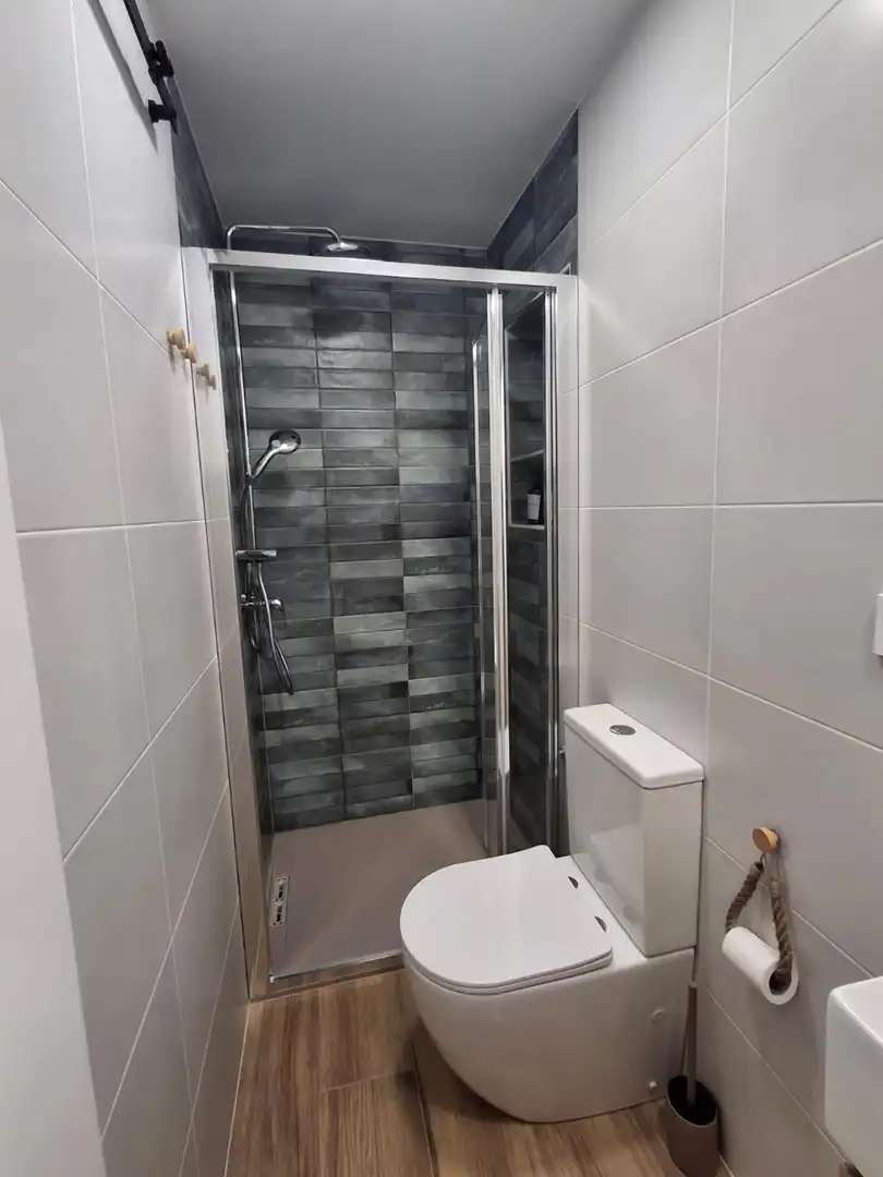 Badezimmer von Wohnungen zur Miete in Cartagena mit Klimaanlage, Schwimmbad und Möbliert