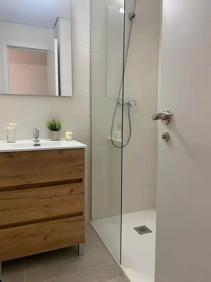 Badezimmer von Wohnung zur Miete in Murcia mit Klimaanlage, Heizung und Privatgarten