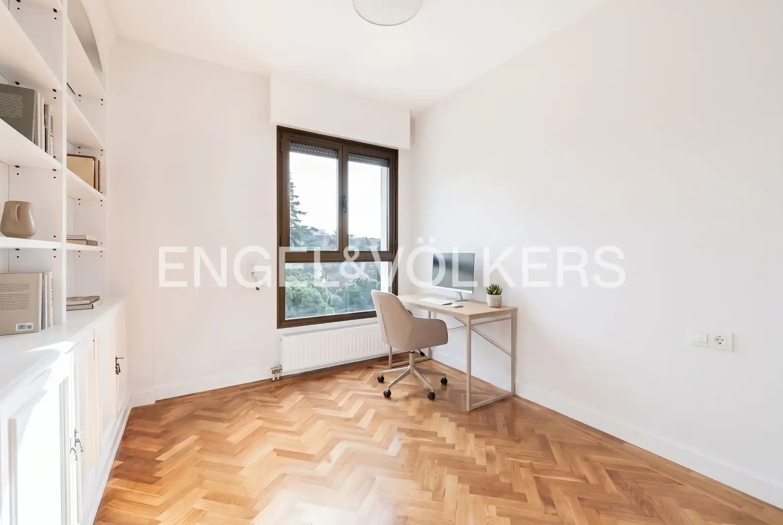 Bedroom of Flat for rent in Madrid  with Air Conditioner, Heating and Terrace
