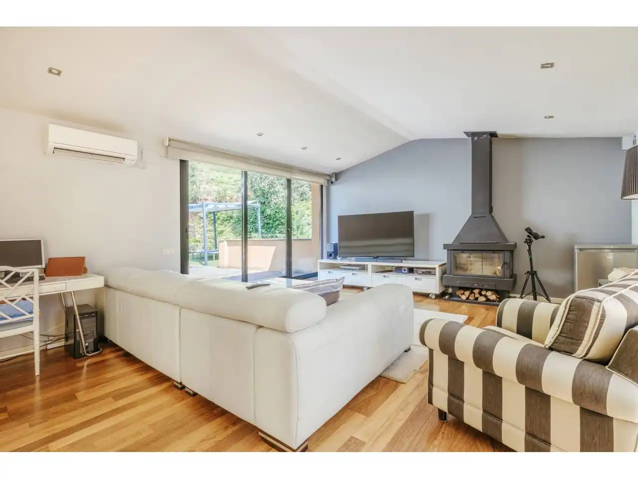 Living room of Houses for sale in Matadepera  with Air Conditioner, Heating and Private garden