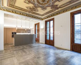 Sala d'estar de Apartament en venda en  Barcelona Capital amb Aire condicionat, Terrassa i Balcó