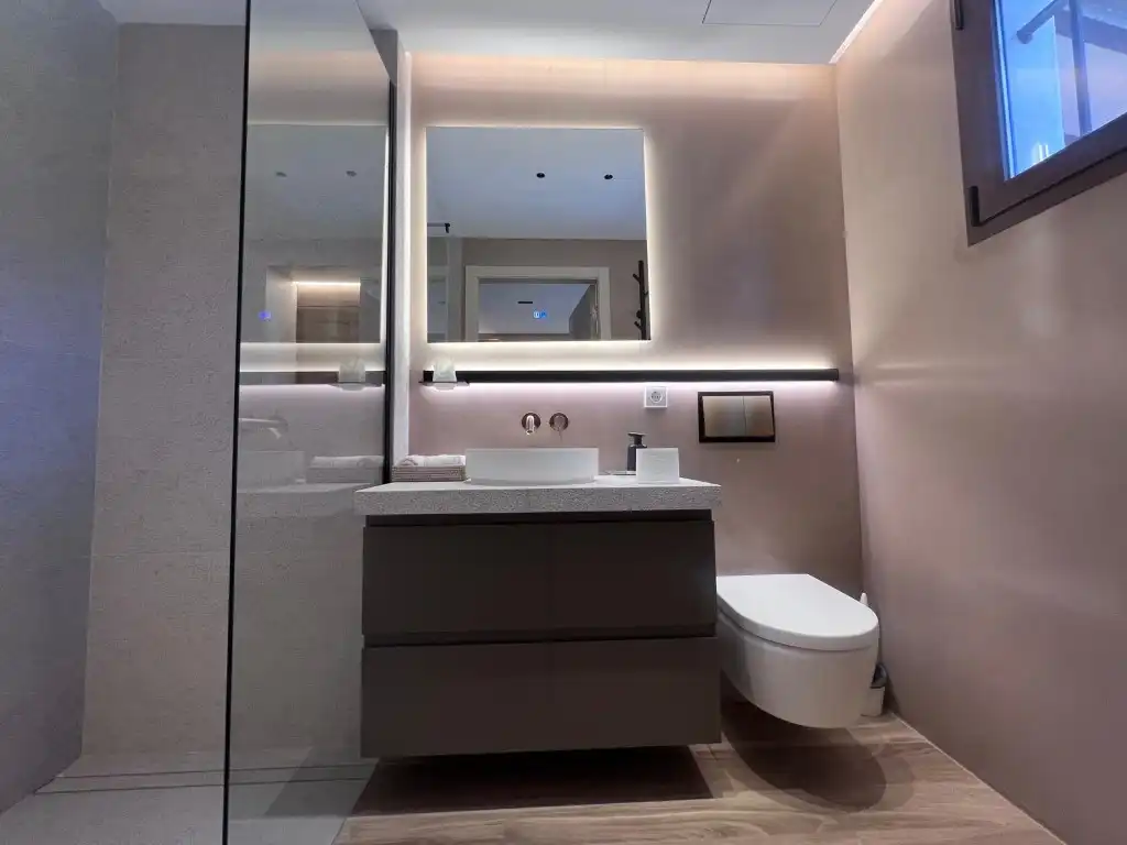 Bany de Apartament de lloguer en Calvià amb Aire condicionat, Jardí privat i Terrassa