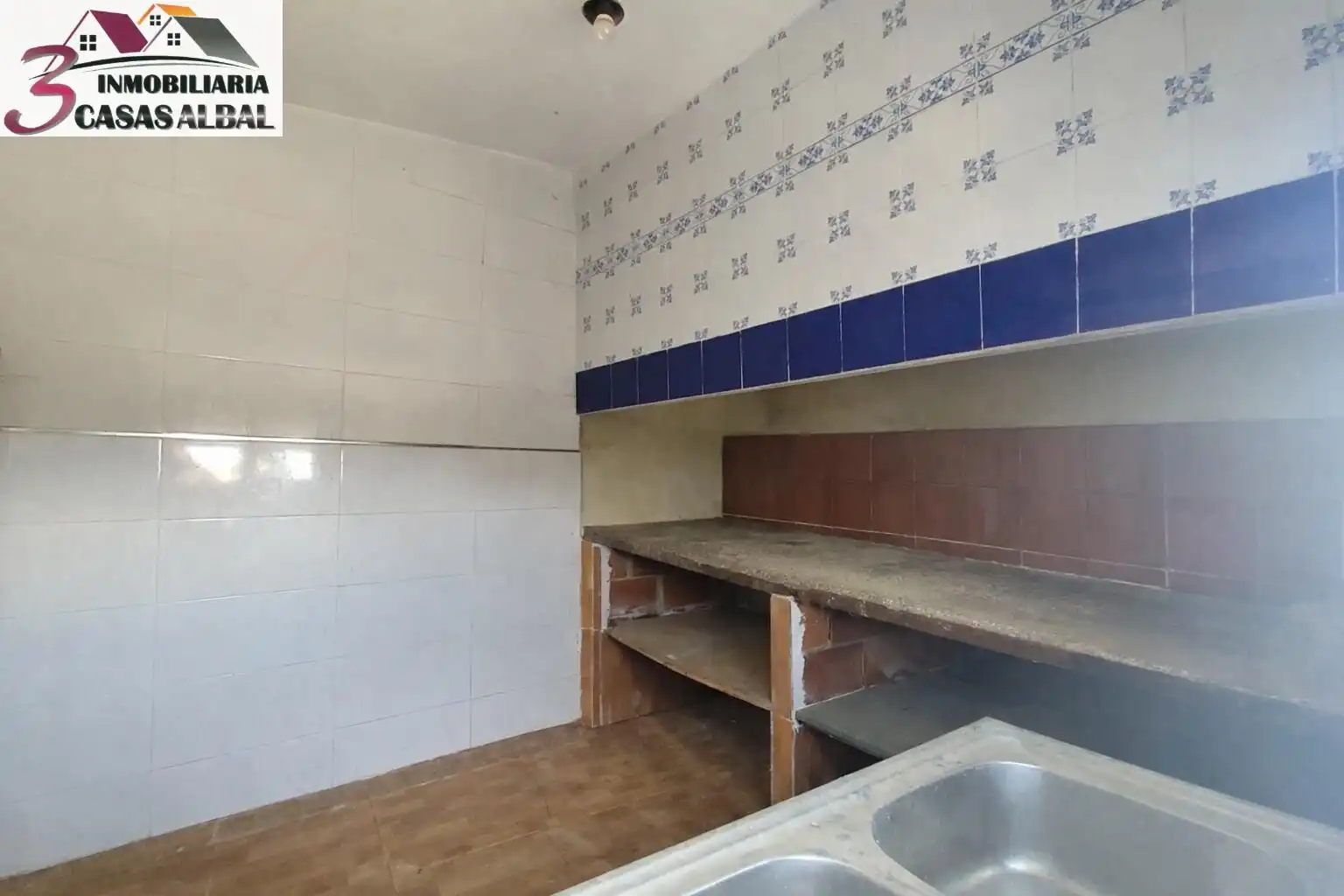 Cuina de Casa o xalet en venda en Real amb Jardí privat i Piscina
