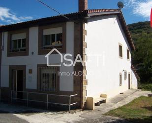 Exterior view of Single-family semi-detached for sale in Santiurde de Reinosa