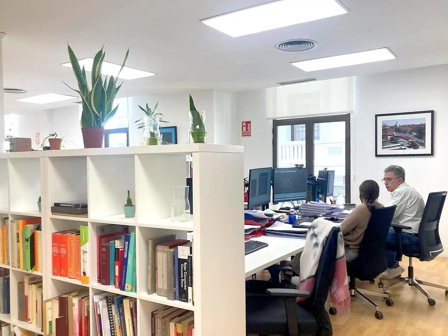 Büro zur Miete in Madrid mit Heizung und Möbliert