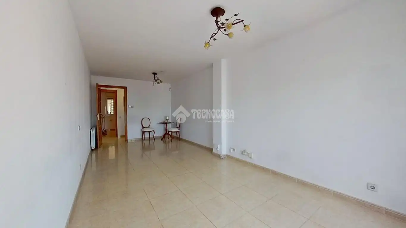 Sala d'estar de Pis en venda en Ripollet amb Balcó