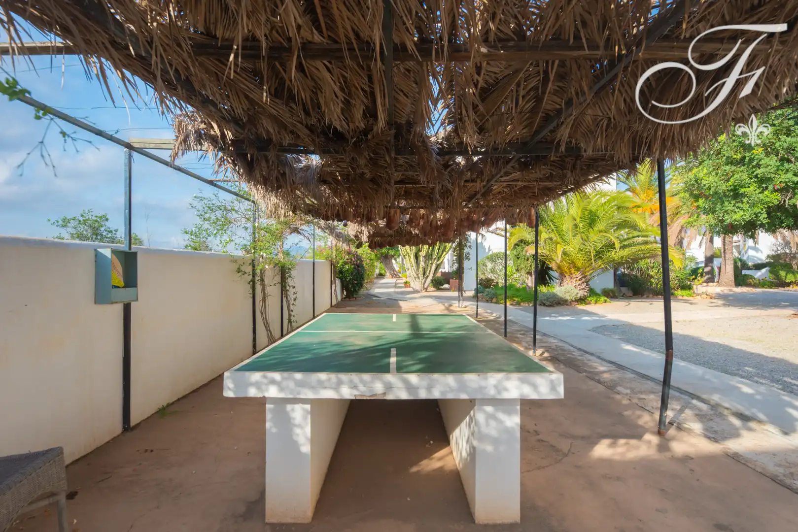 Vista exterior de Apartamento en venta en Santa Eulària des Riu con Aire acondicionado, Terraza y Piscina comunitaria