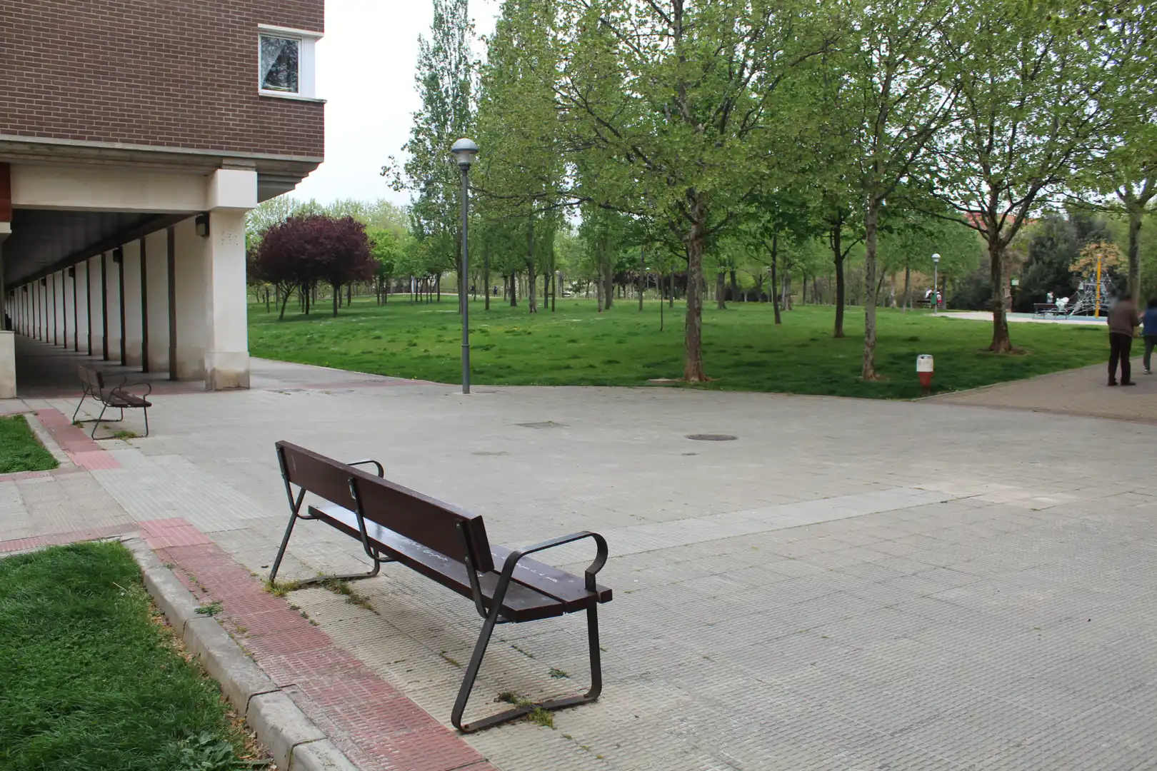 Vista exterior de Local en venda en  Logroño amb Aire condicionat i Moblat