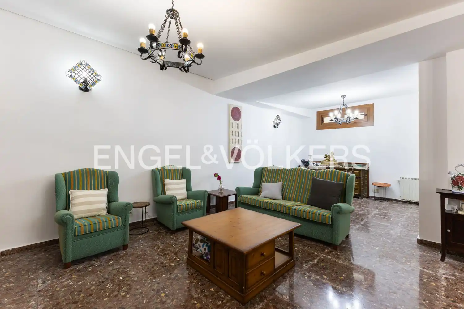Sala de estar de Casa o chalet en venta en Chiva con Aire acondicionado, Calefacción y Jardín privado
