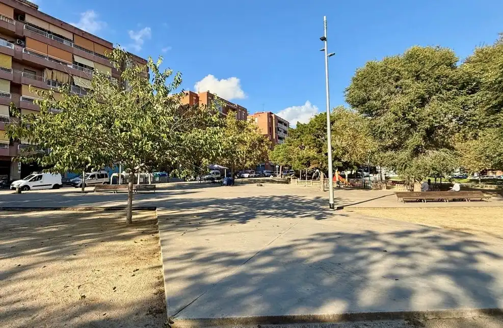 Vista exterior de Pis en venda en Mataró amb Calefacció, Moblat i Balcó