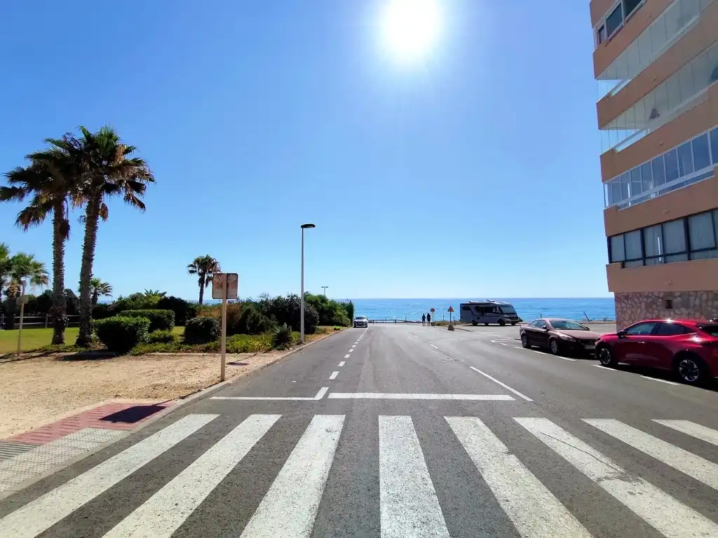 Vista exterior de Apartament en venda en Torrevieja amb Rentadora
