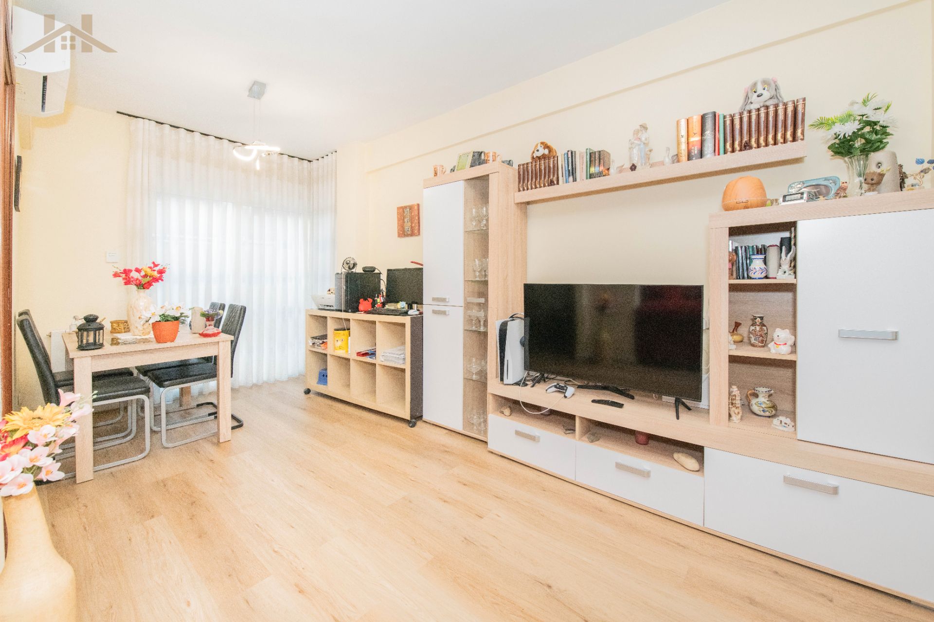 Living room of Flat for sale in Alcobendas  with Air Conditioner, Heating and Furnished