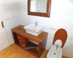 Bathroom of House or chalet for sale in Igüeña  with Heating, Parquet flooring and Furnished