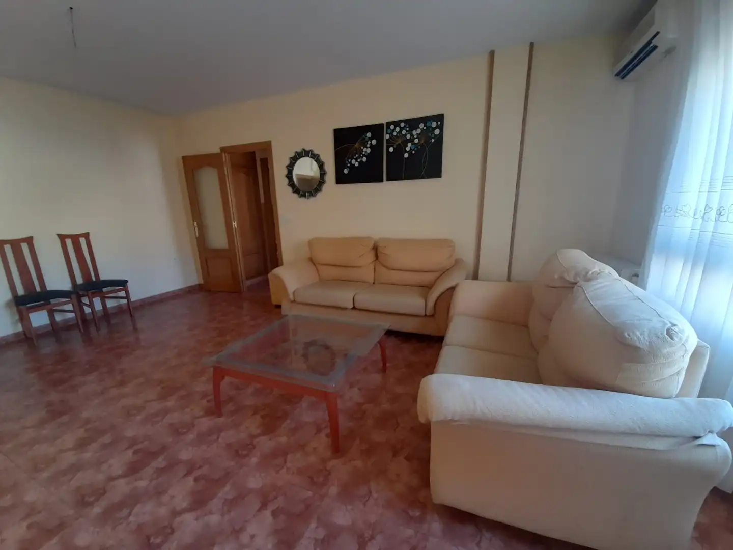 Sala de estar de Piso en venta en Puertollano con Calefacción y Piscina comunitaria
