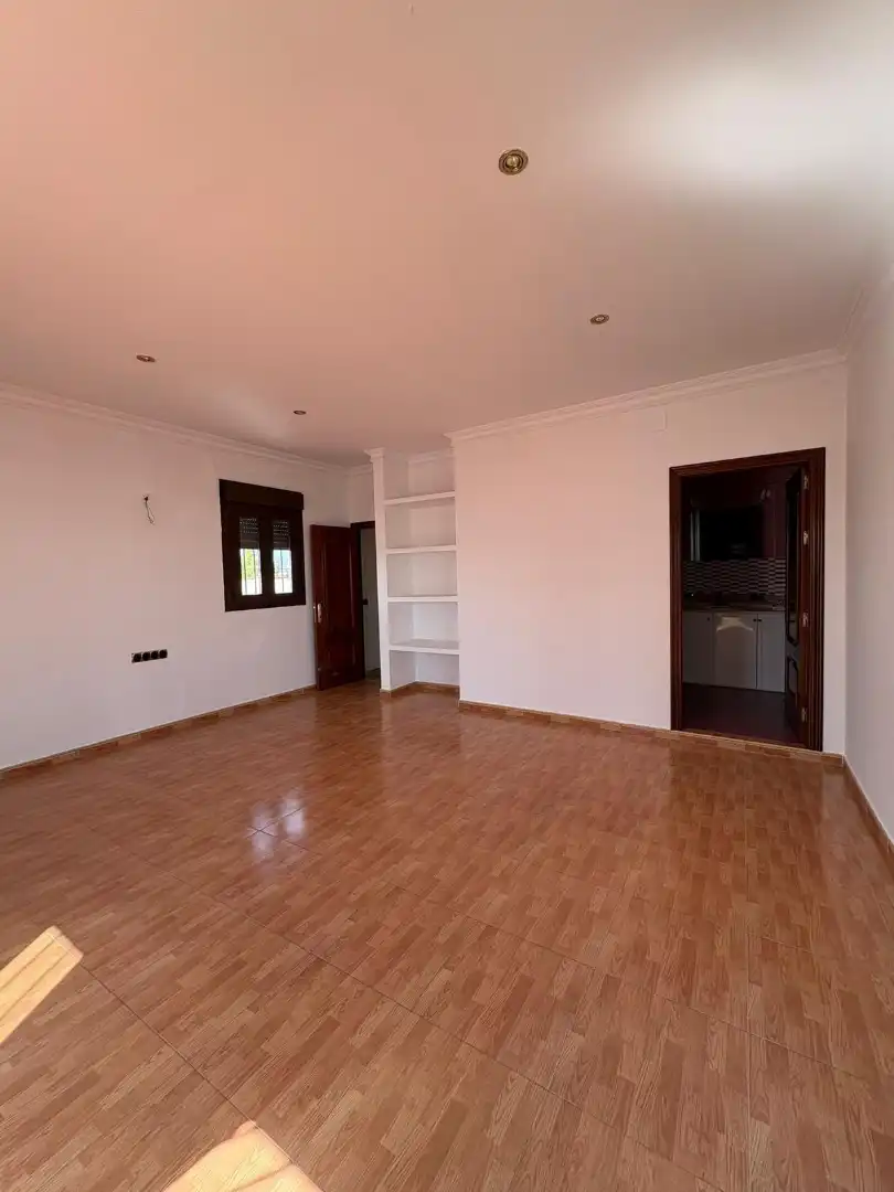 Casa adosada en venta en Carmona con Aire acondicionado, Terraza y Amueblado