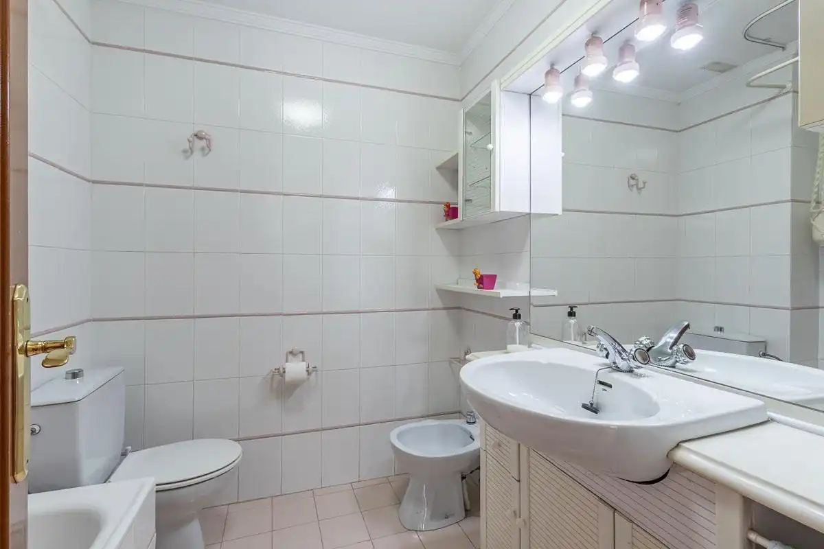 Baño de Planta baja en venta en Granada con Amueblado
