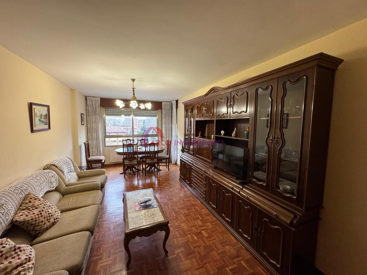 Sala d'estar de Pis en venda en Burgos Capital amb Calefacció, Terrassa i Moblat