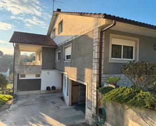 Vista exterior de Casa o xalet en venda en Vigo  amb Calefacció, Jardí privat i Terrassa