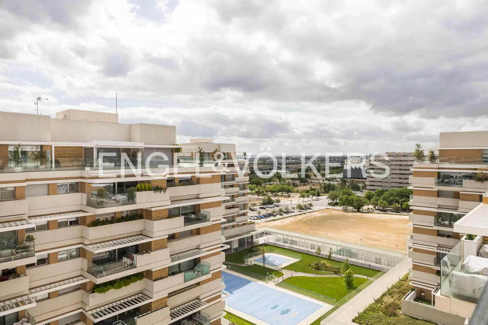Vista exterior de Ático en venta en Madrid con Aire acondicionado, Calefacción y Terraza