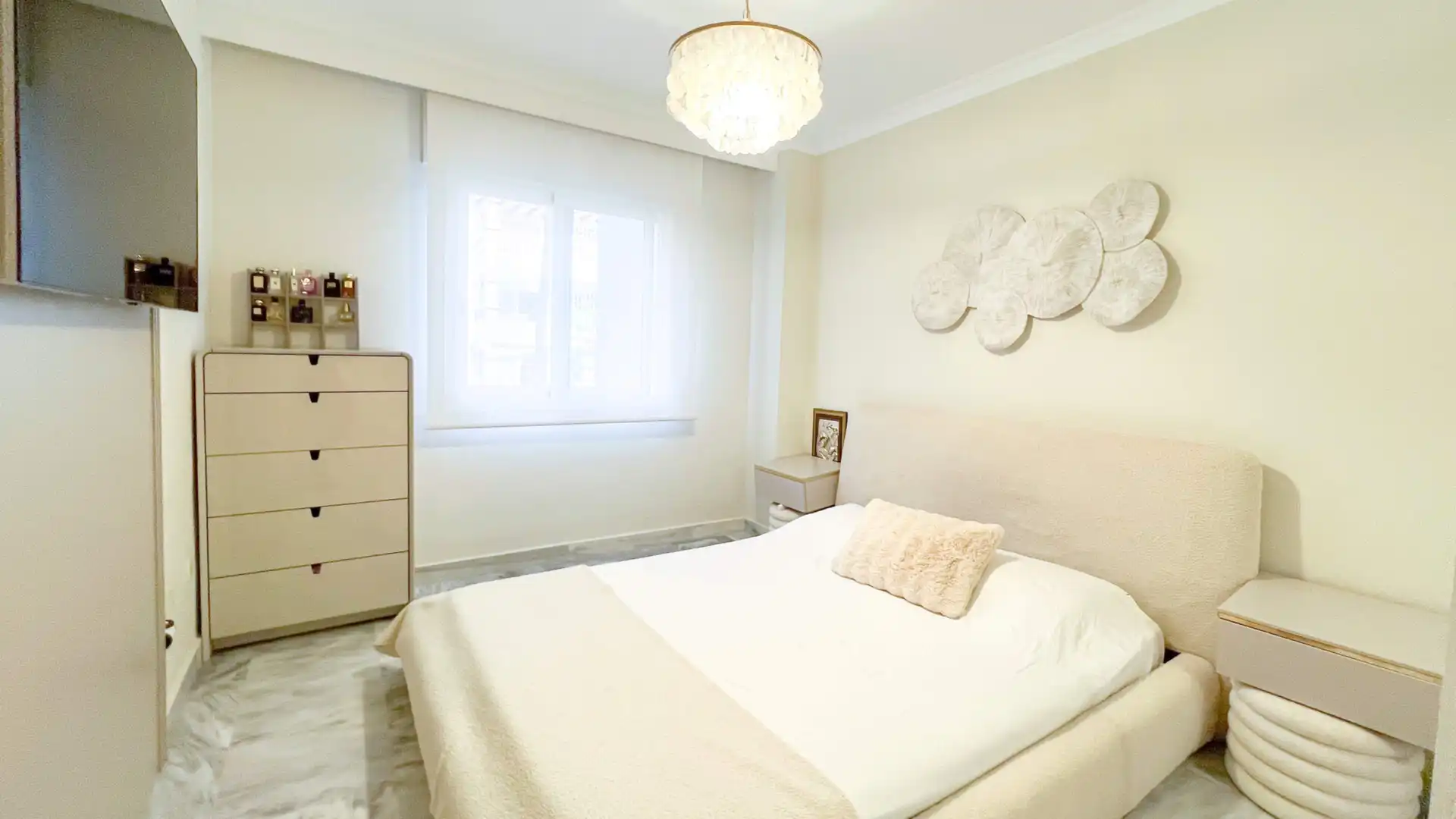 Dormitori de Apartament en venda en Marbella amb Terrassa i Piscina comunitària
