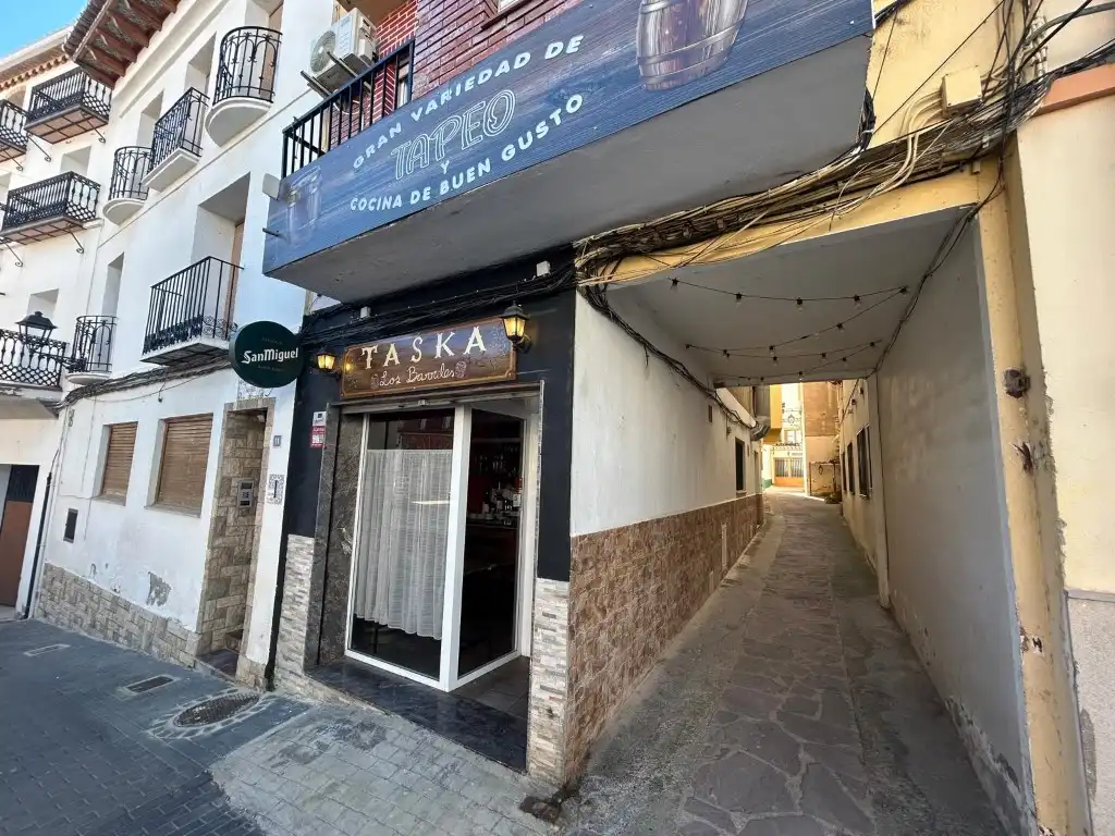 Erdgeschoss zum Verkauf in Avenida Del Santo, Bejís